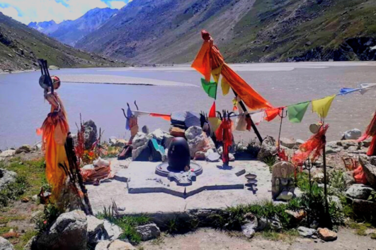 Mantalai Lake Trek by hike himalayan